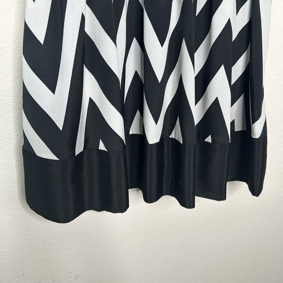 Neiman Marcus Chevron Cut Out Black and White Dress XS - Picture 6 of 14